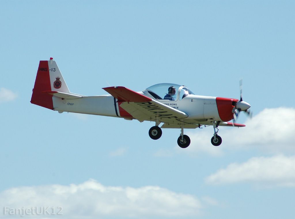 Slingsby T-67M-200 Firefly    G-BXKW/HKG-13