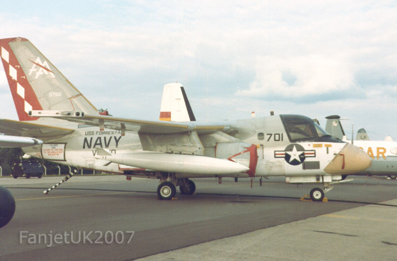 Lockheed S2  Viking 159768/AA701  VS30 Sqdn US Navy