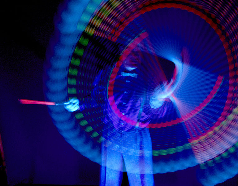 blacklight-devilsticks-0005.jpg