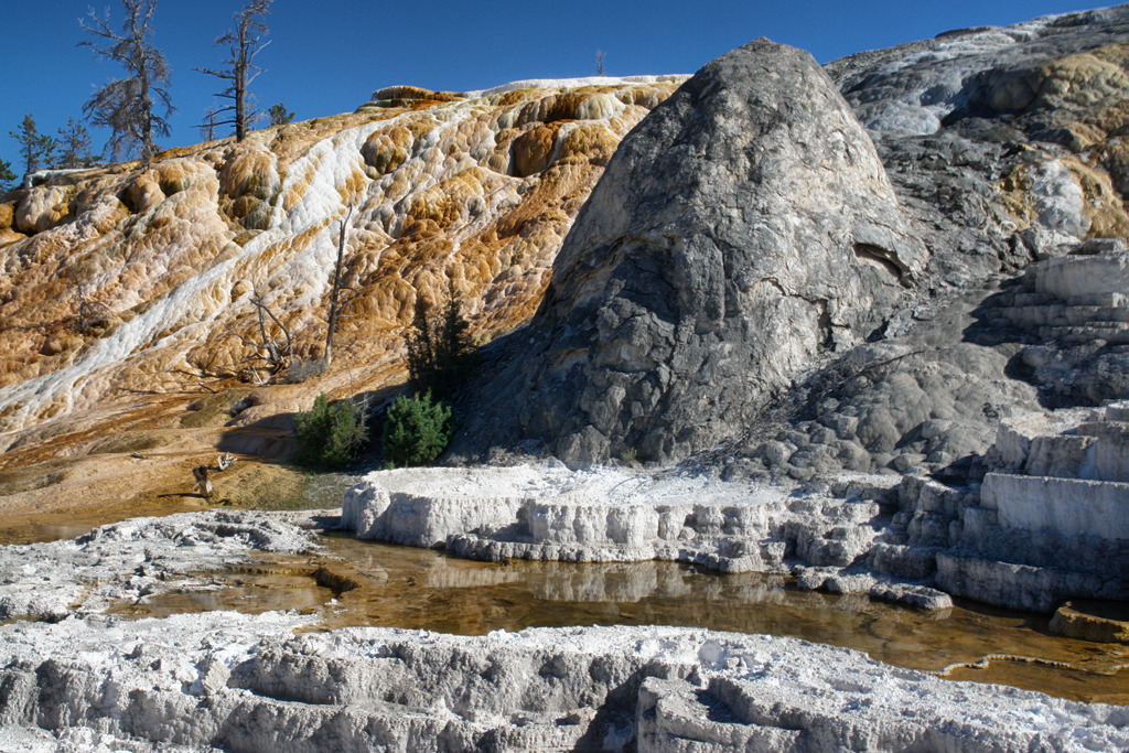 Hot Spring  DSC02988 hdr Yellowstone   R1.jpg