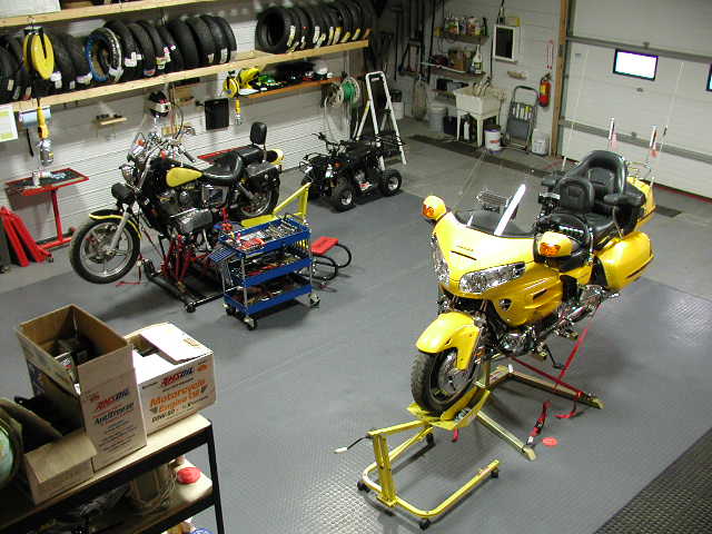 Two different styles of lifting jacks.JPG