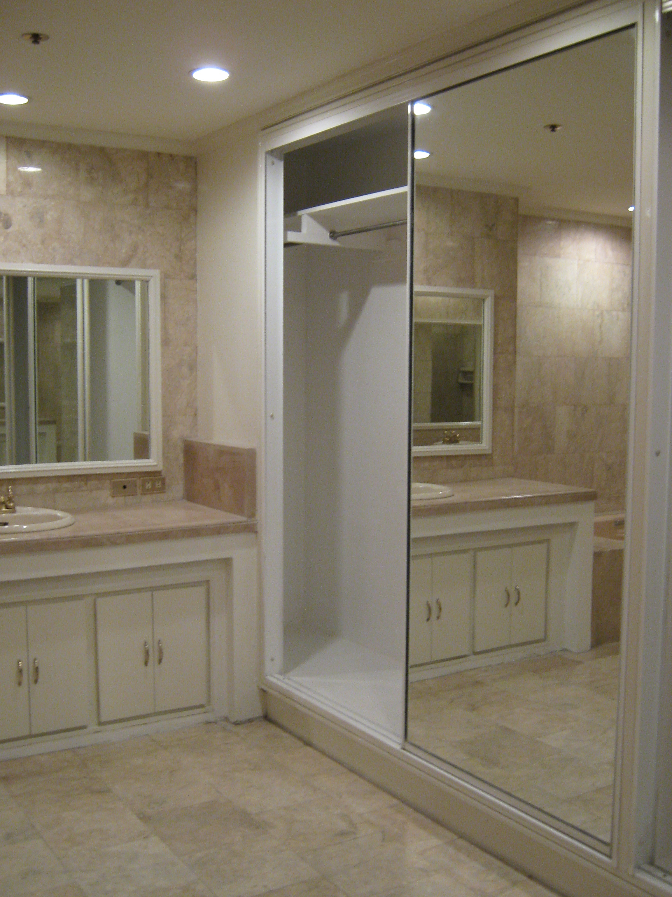 Masters Walk-In Closet Lavatory.JPG
