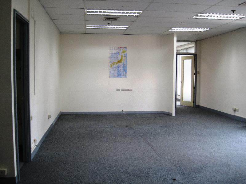 Open office area (medium).jpg