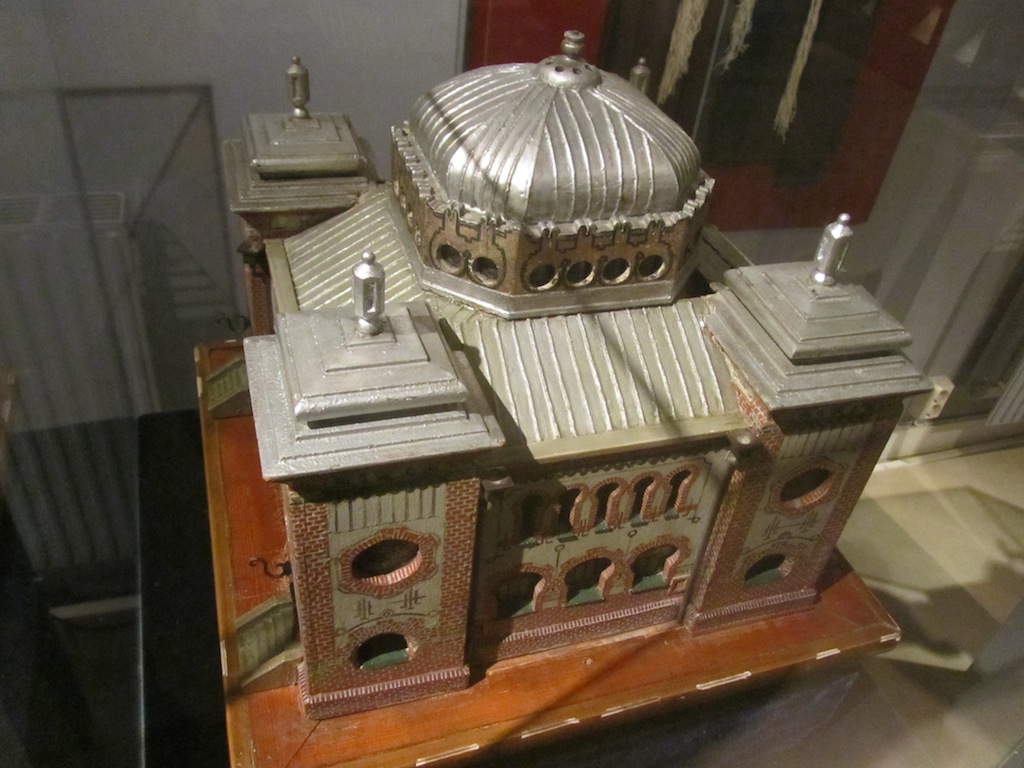 a model of the synagogue in the southern city of Malm
