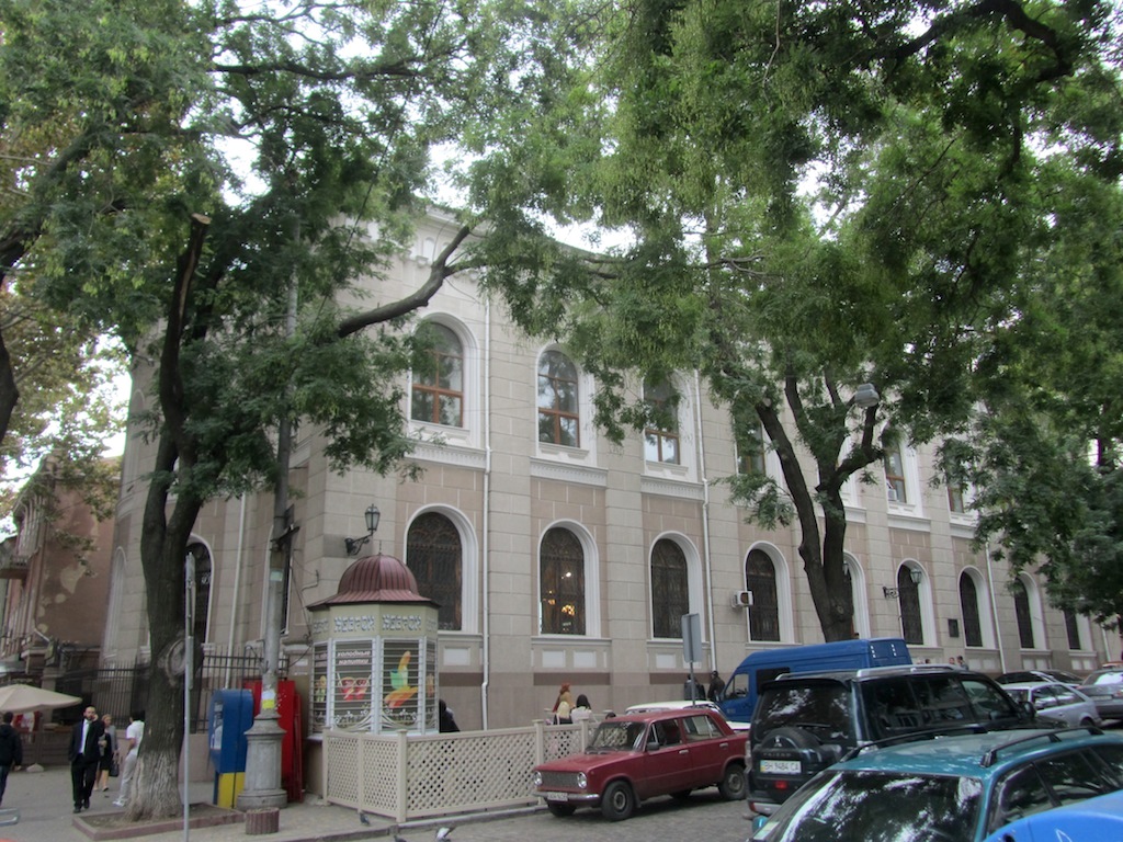 the 19th-c. Choral synagogue, converted to a sports hall under the Soviets...