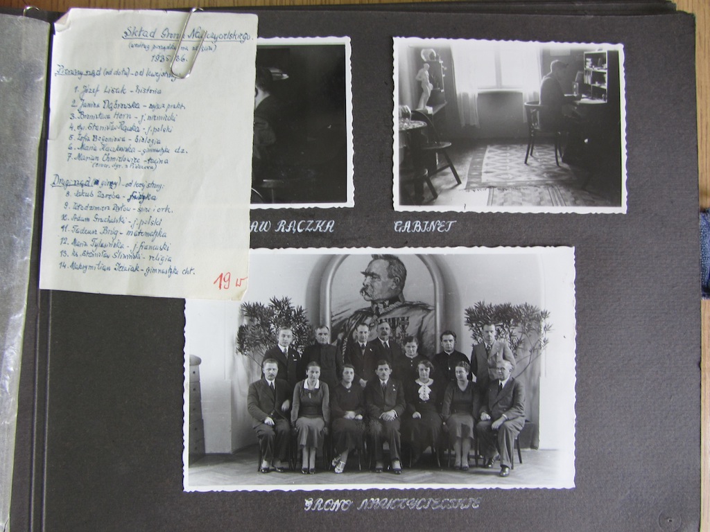 Inside of the 1935/36 school book, showing Bronia HORN among other teachers, as well as a list of courses taught that year