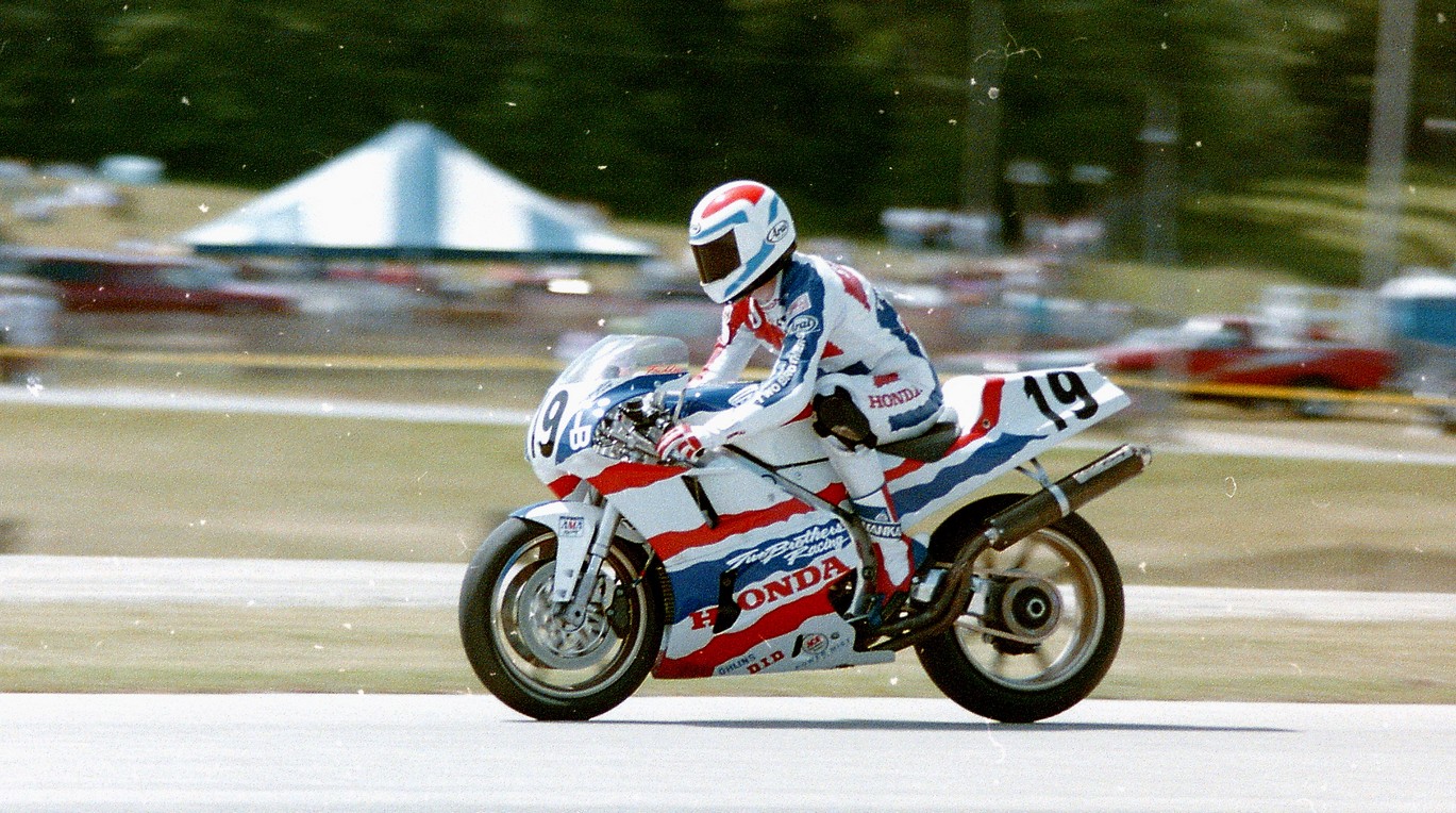 4 1992.jpg