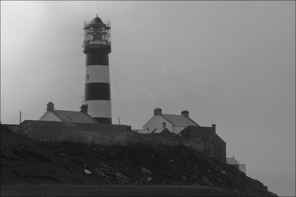 light house_bw.jpg