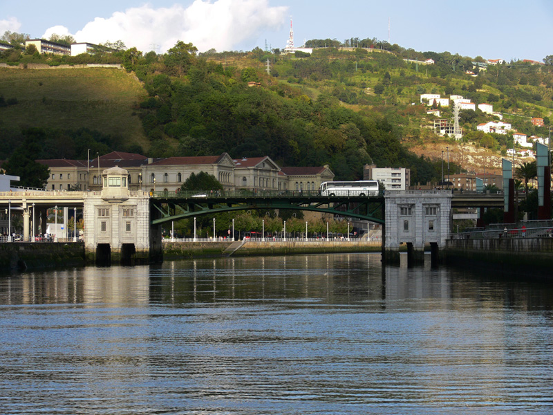 Bilbao (Puente elevable de Deusto)