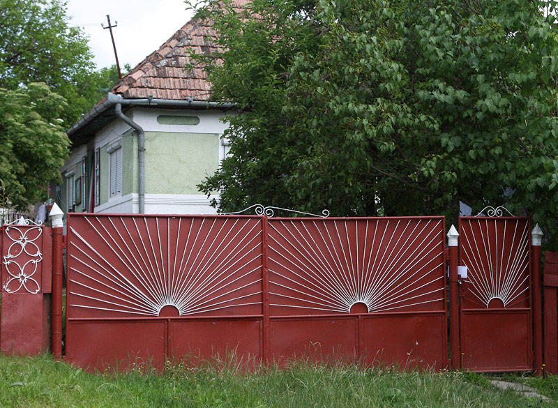 Gates_4.jpg