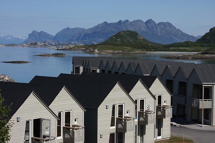 wooden houses near Bod