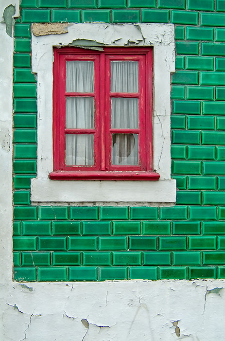 The red window and the green wall