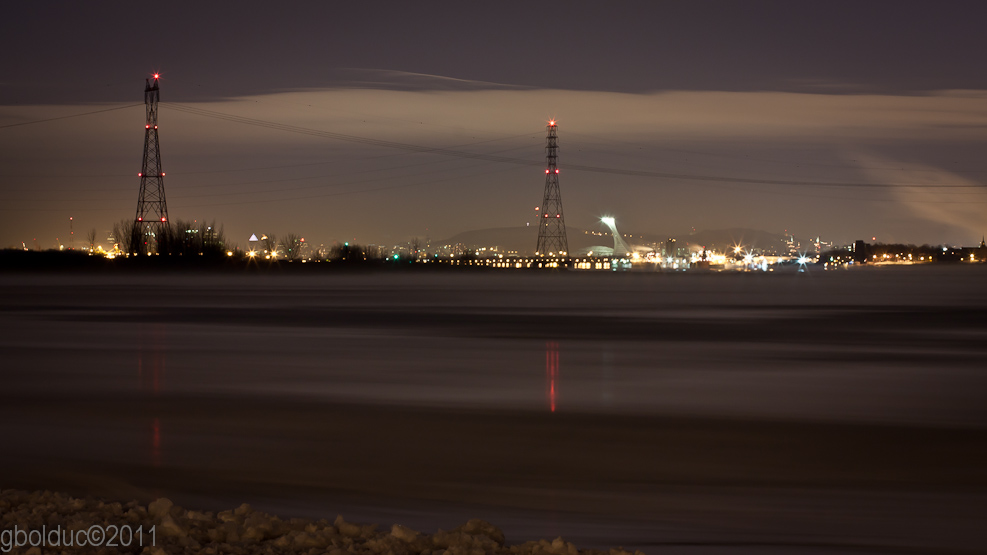 Montreal vue de Varennes la nuit