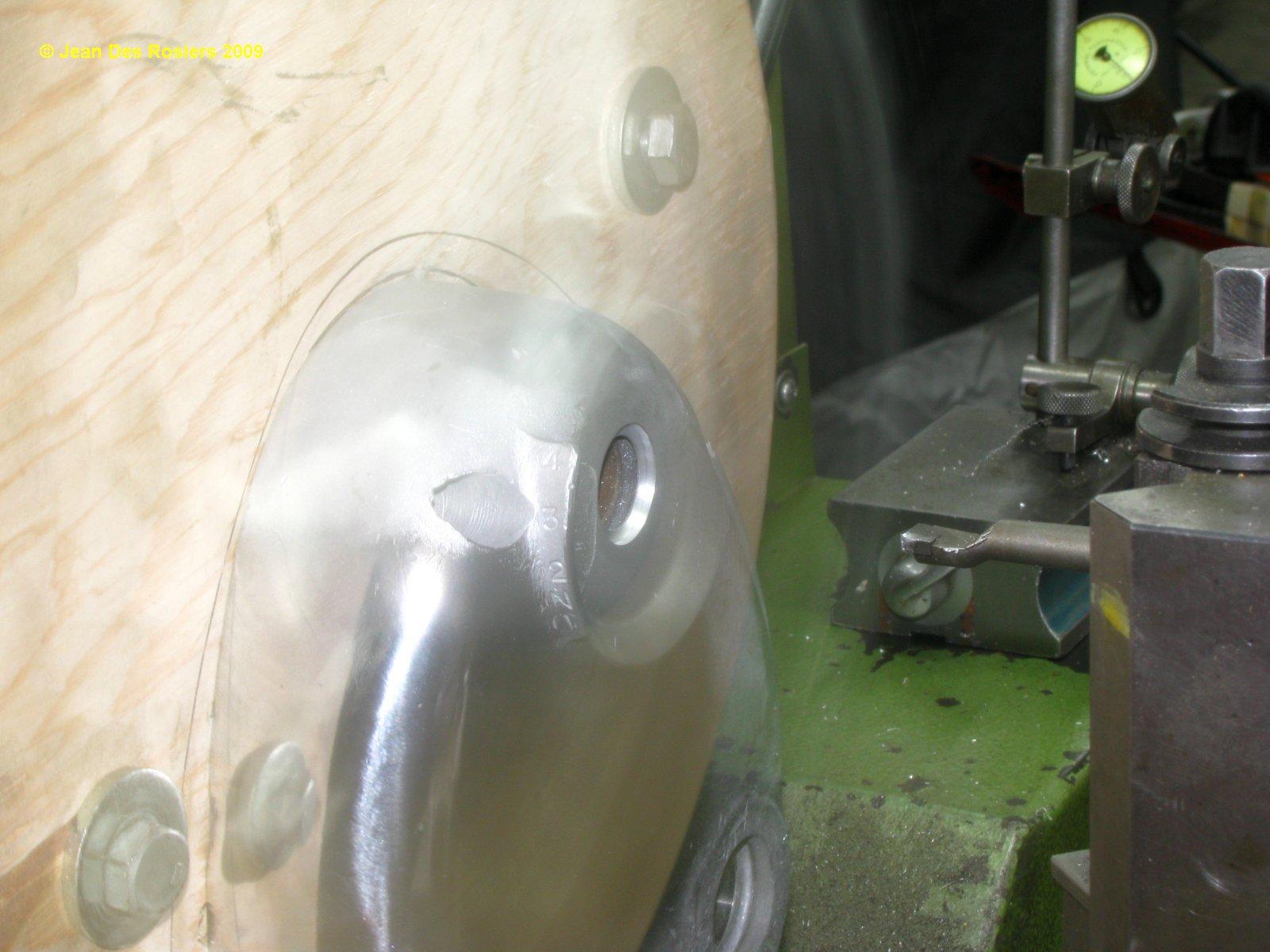0912 Machining the gearbox cover for oil seals