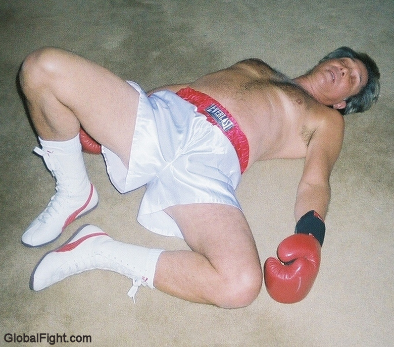 boxer knockedout kod boxing daddy fighting guys.jpg