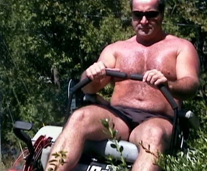 men caught camera working shirtless hairy guys.jpg