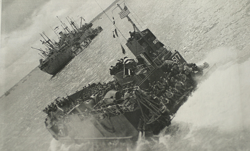 An LCM heads for the beach