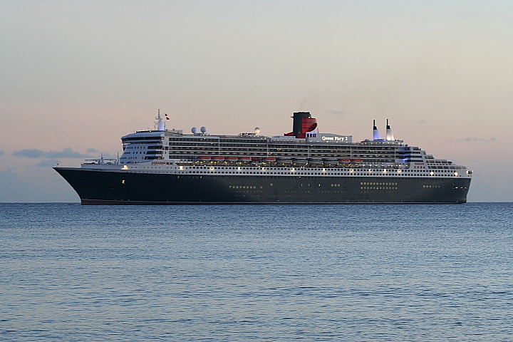 Queen Mary 2 Cruise Ship