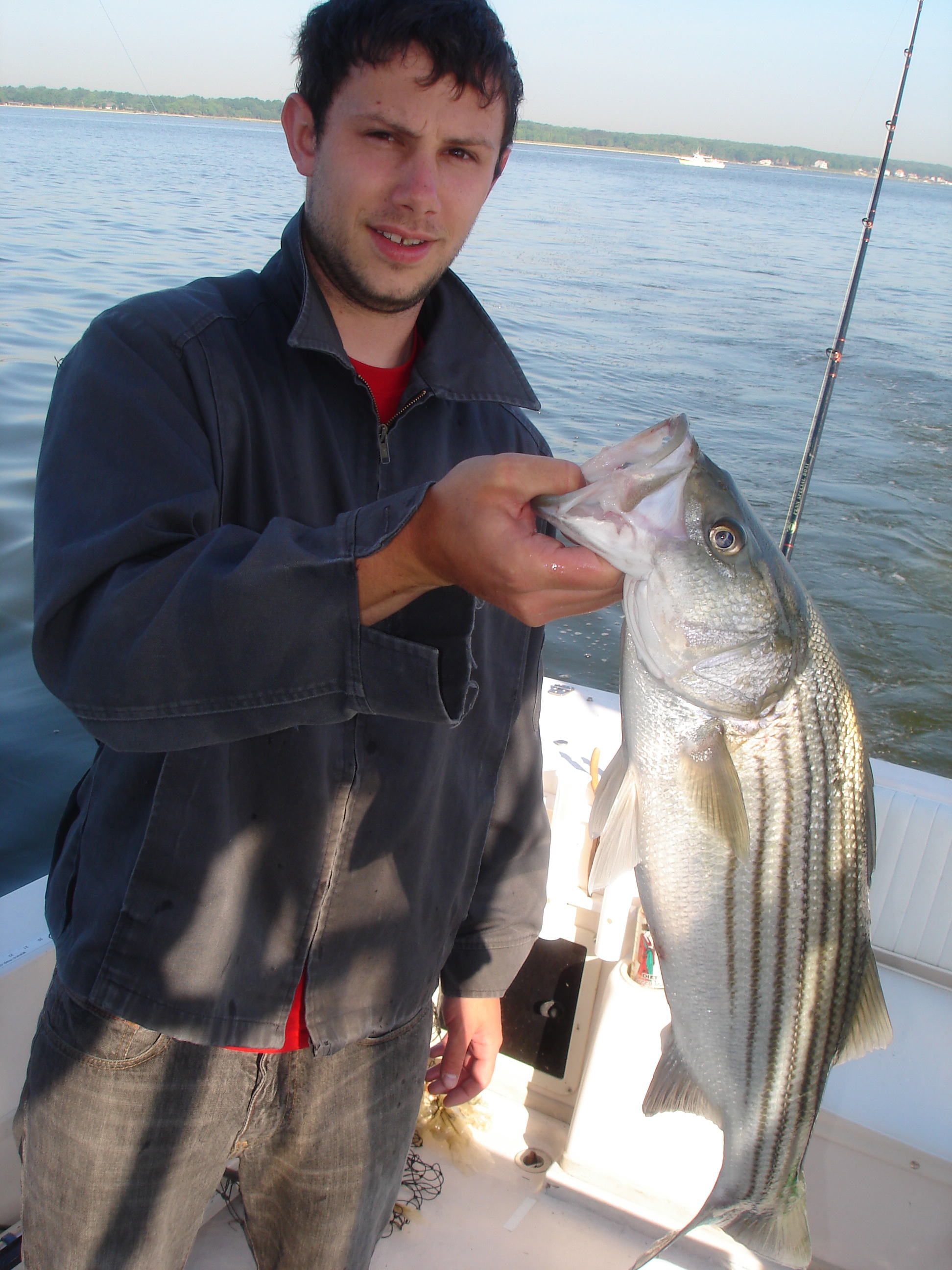 5/22/07 - Dyson Charter - Jigging on some nice stripers