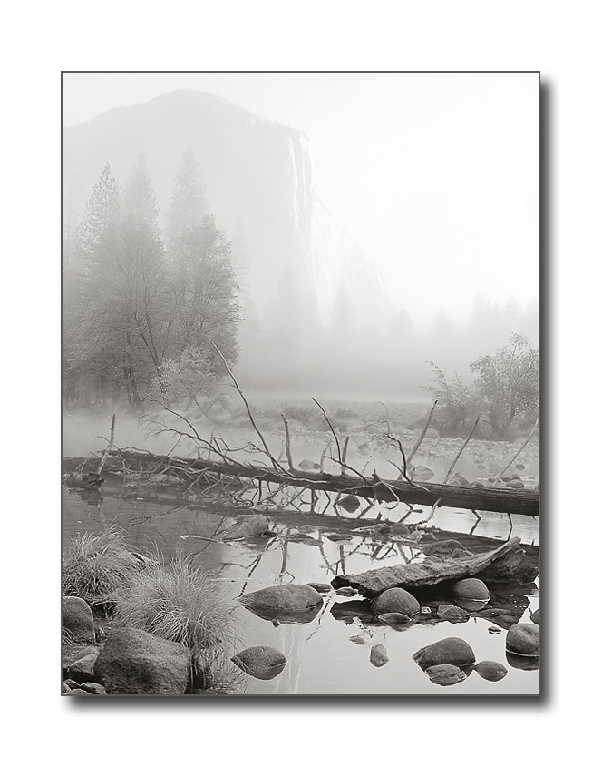 <b>Morning Fog, Merced River & El Capitan</b><br><font size=2>Yosemite Natl Park, CA