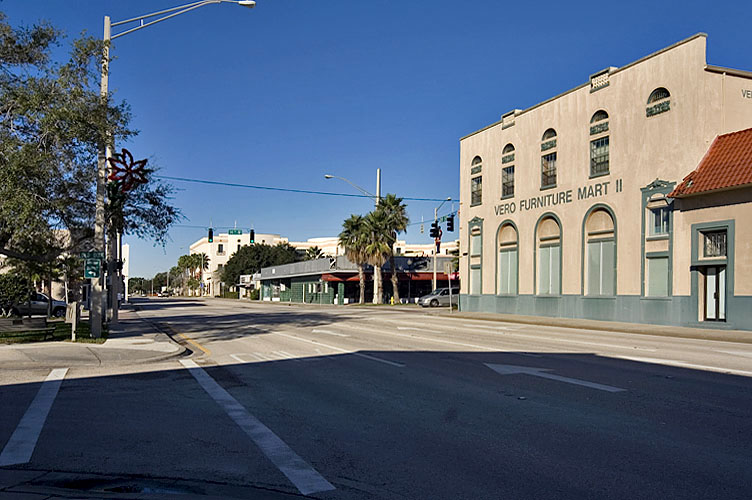 this used to be Indian River Citrus Bank, the center of town