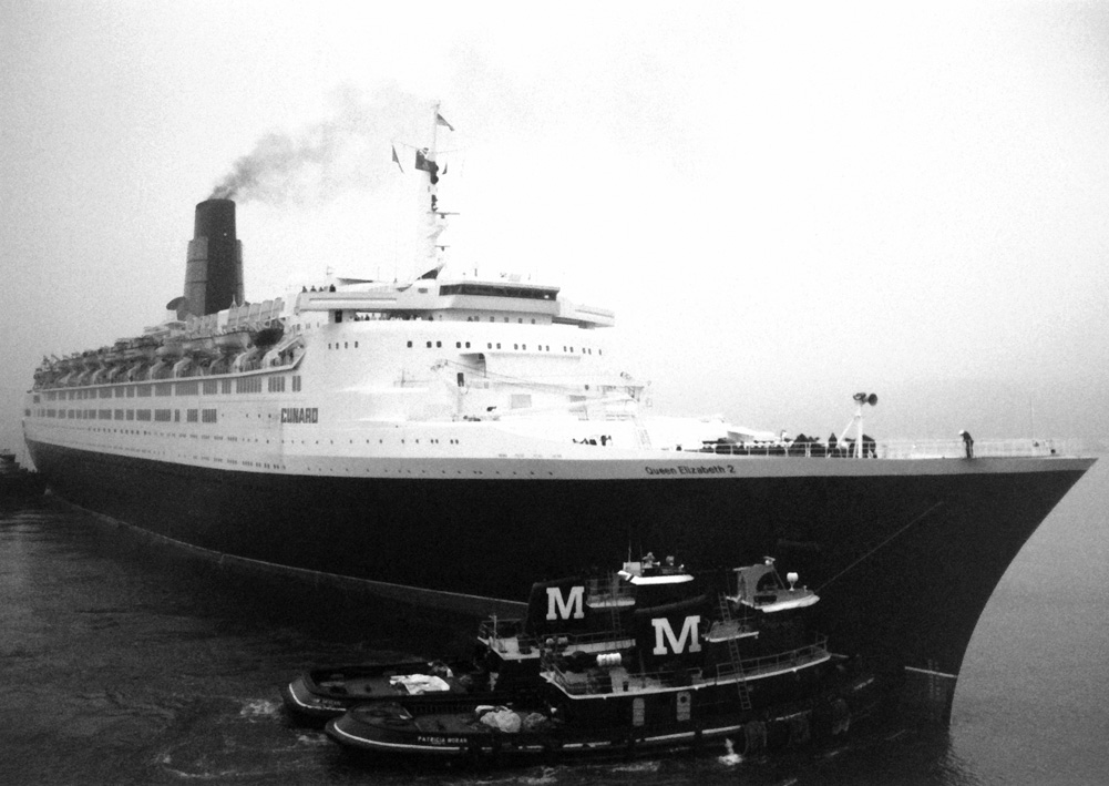 QE2 arriving New York, late 1980s