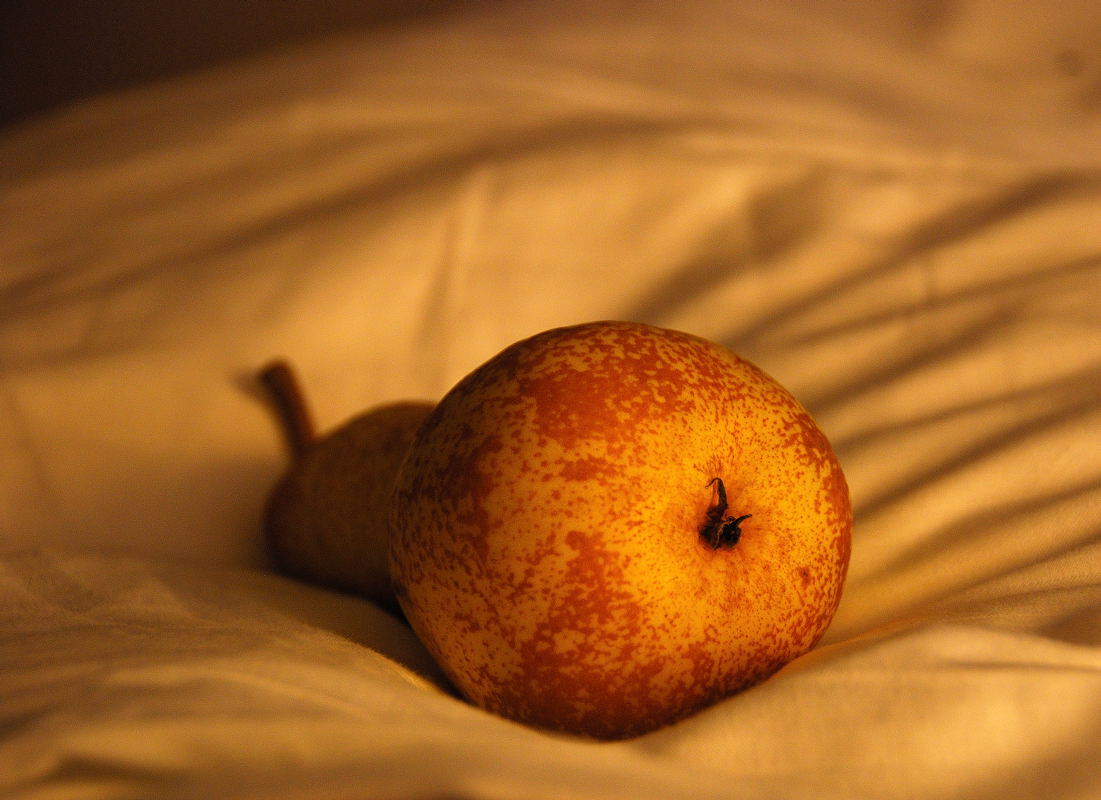 pbase Pear Version 2 for Something foody November 16 2006.jpg