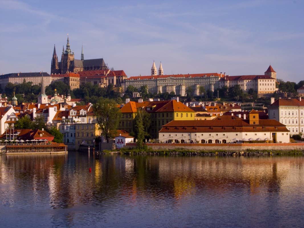 pbase Charles bridge 2 June 20 R1010341.jpg