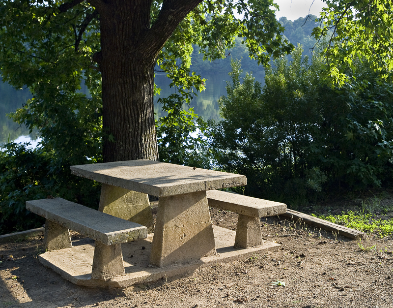 Picnic table