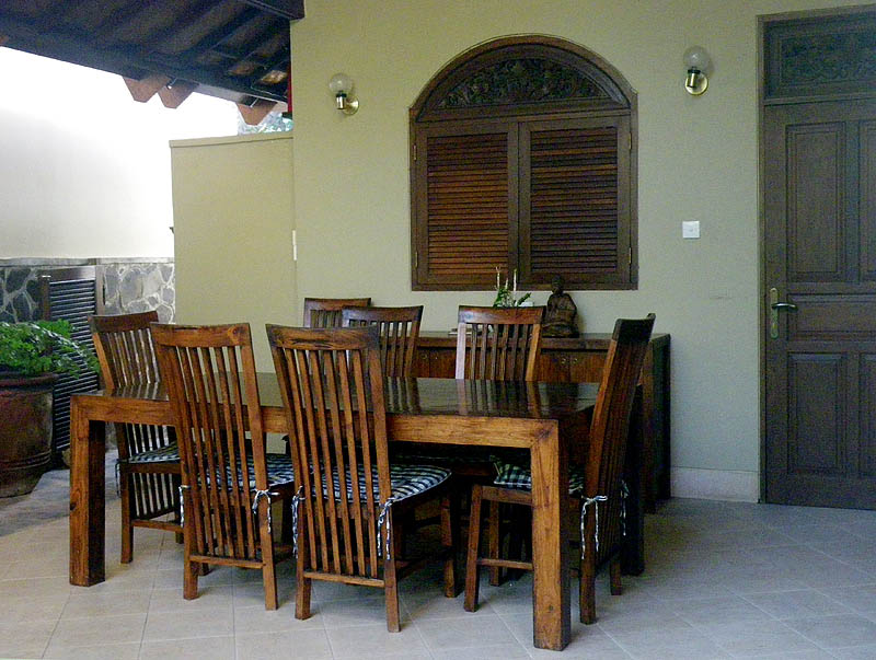 Outdoor dining area, Castello Jasper