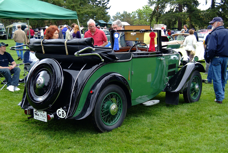 1953 Rover back view.jpg