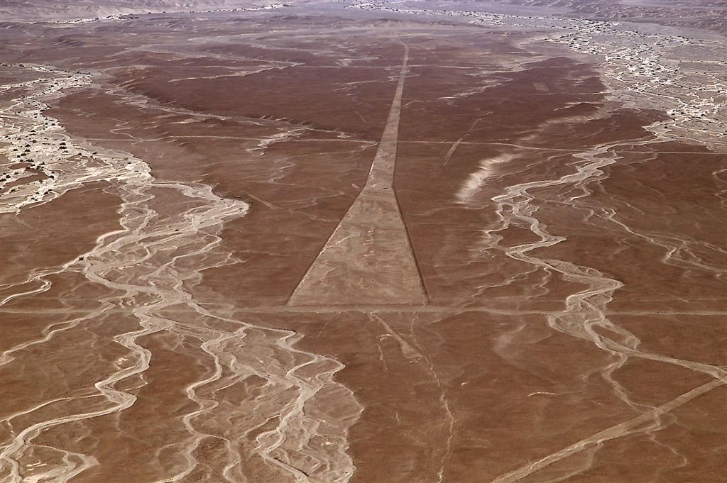 Startreck Runway, Nazca Desert