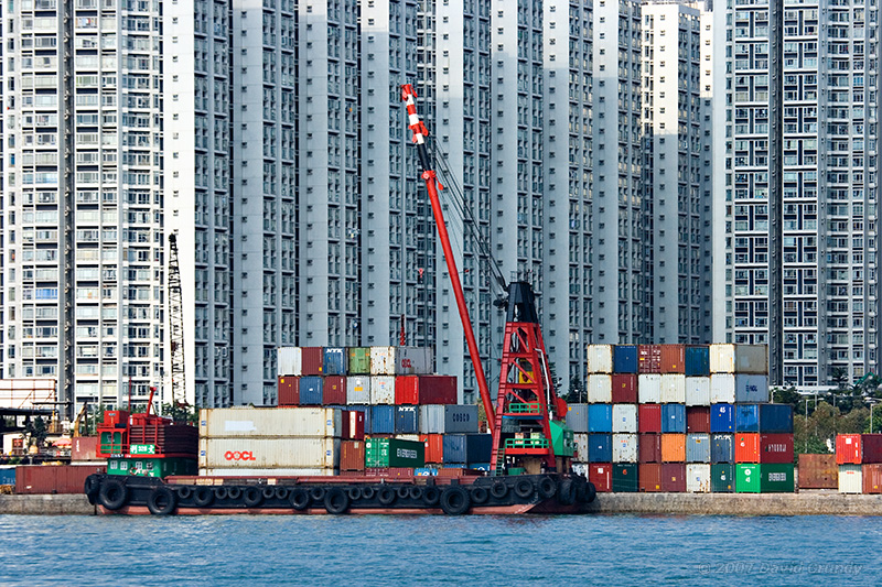 2007.03.22 (2/2) Stacks of standardised square containers