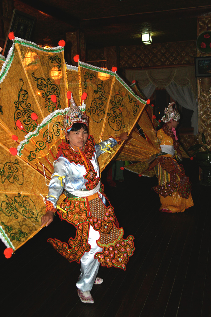 These women were dressed like dragonflies!