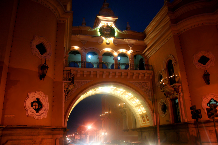On my way back to the inn where I was staying, I passed by the Arch of Santa Catalina again and got this photo of it at night.