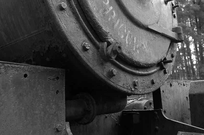 rusty loco 1 h.jpg