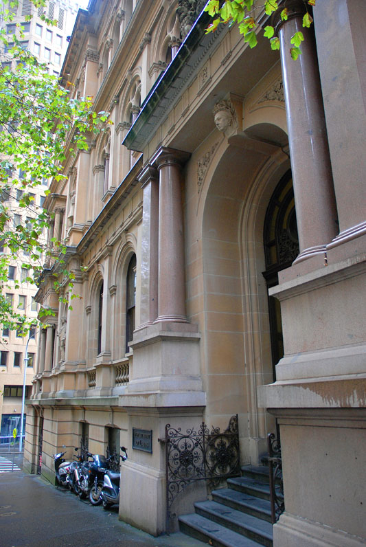 victorian building 2 v.jpg