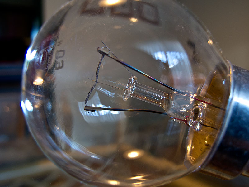light bulb 2w.jpg