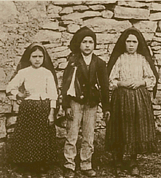 Medium Lucia Francisco Jacinta.gif