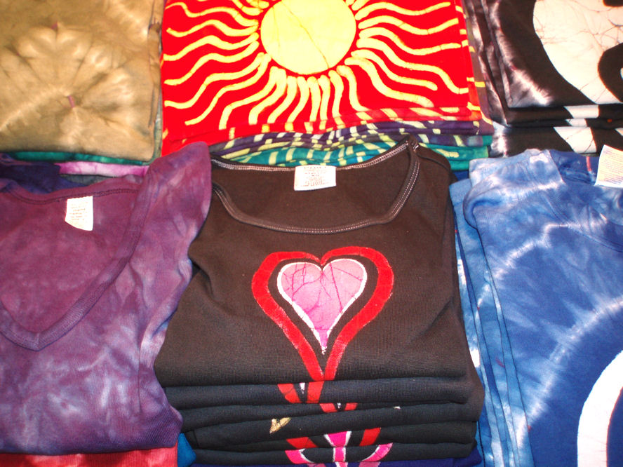 A t-shirt shop at Pike Market in Seattle