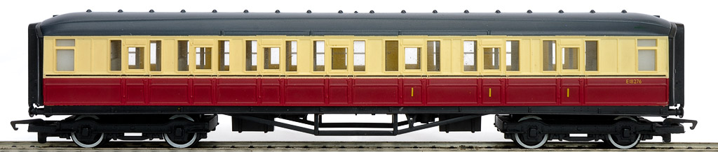 Hornby BR (Ex. LNER) Composite Corridor Coach