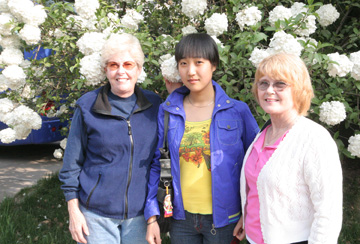 kay, Celia and Janet before embarcation