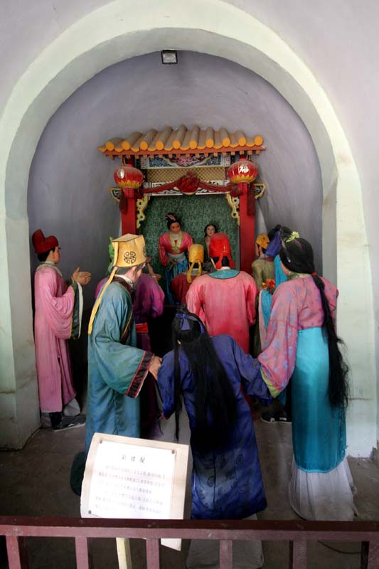 Over the protest of her father Wang Bao Chuan Marries the Beggar