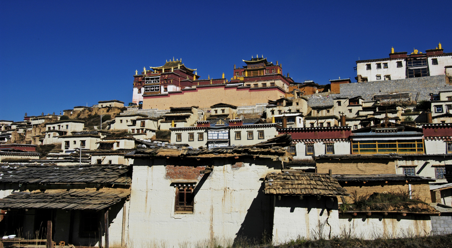 China - Shangri-La Ganden Sumtseling