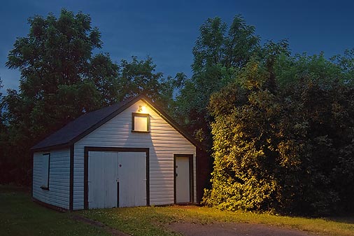 Lockmasters Garage 11702-10