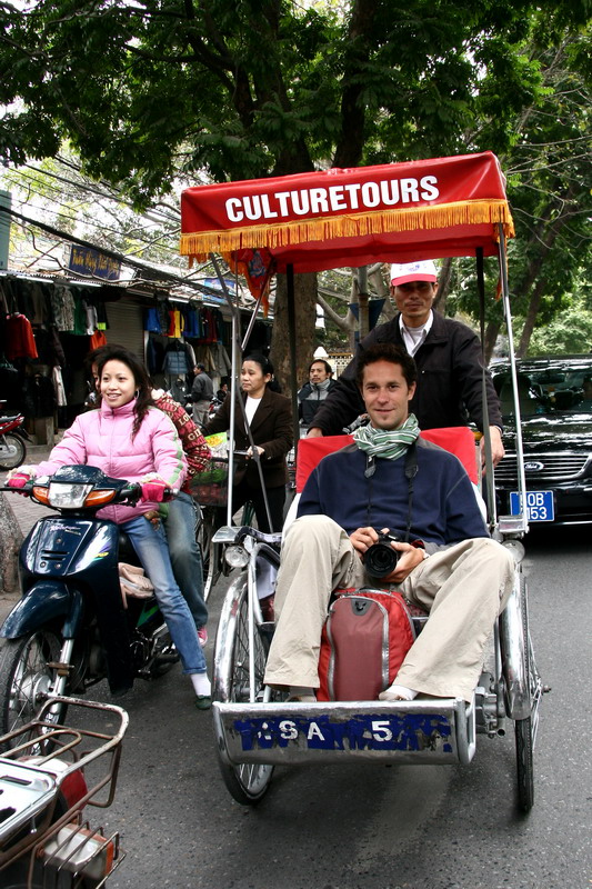 Pascal en cyclo-pousse,  Hanoi - Vietnam