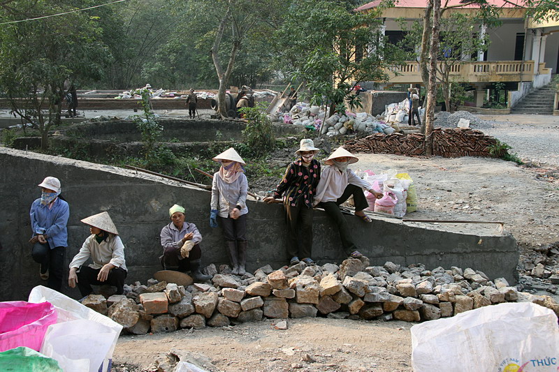 Ouvrires, prs de la pagode des Parfums - Vietnam