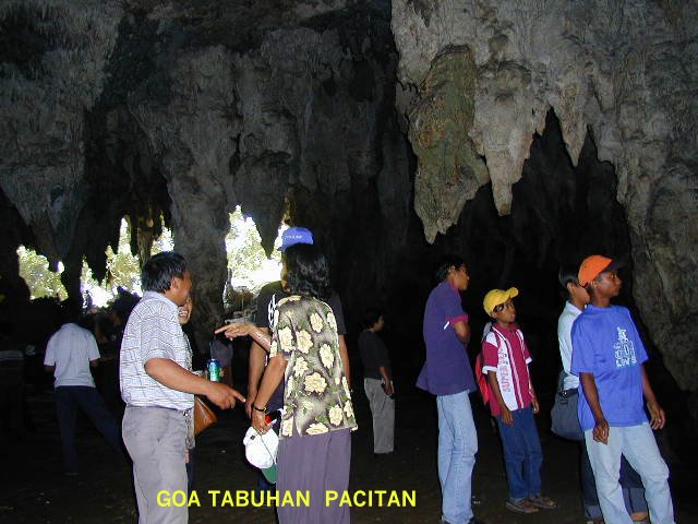 Gua Tabuhan