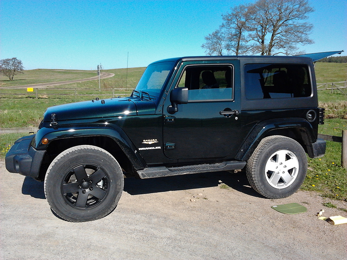 Jeep Wrangler Sahara 2012 black forest green