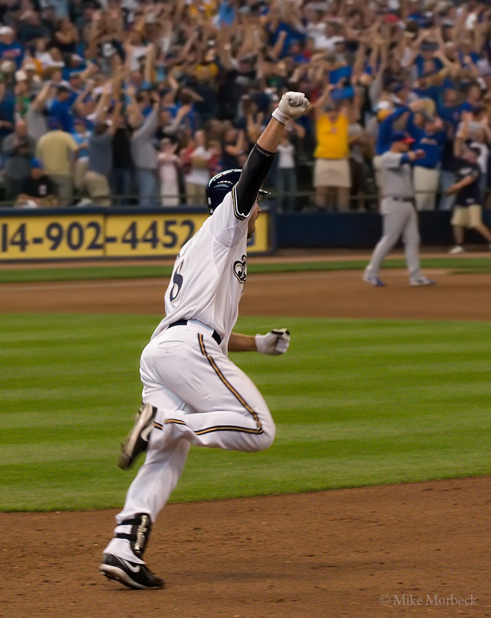 Ryan Braun sends the Brewers to the Playoffs!